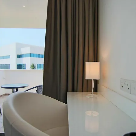 Phaedrus Living: Luxury 506 דירה *